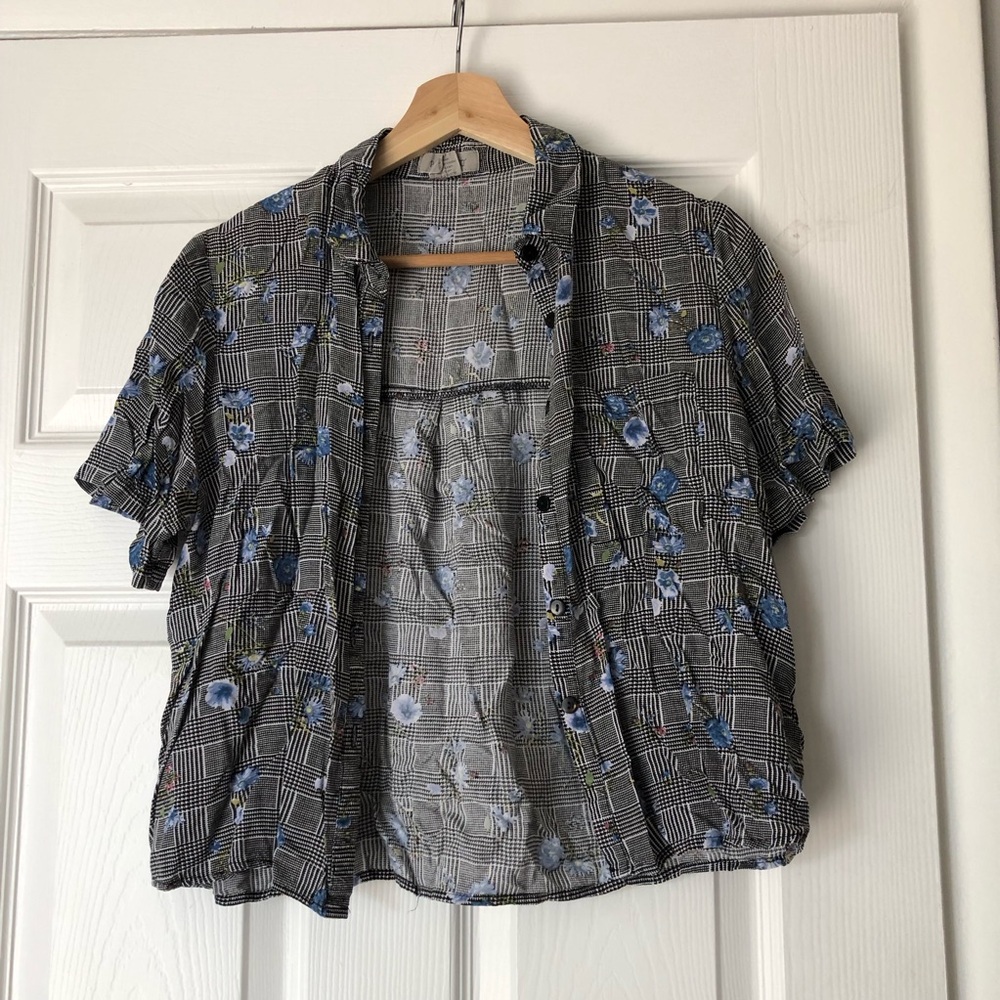 Passport Button Down Blue Floral Crop top